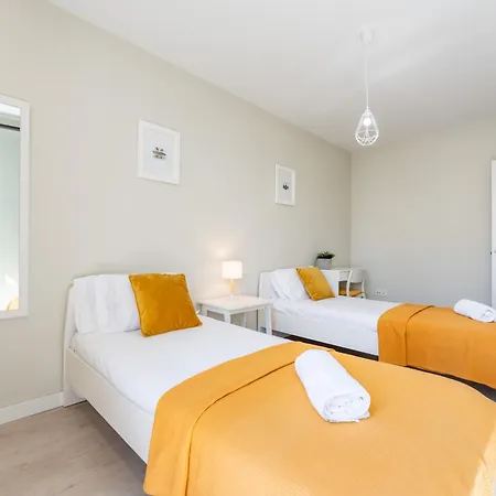 Semesterbostad Pass The Keys Casa Ban, Spacious 3 Bedroom Townhouse *