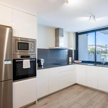 Pass The Keys Casa Ban, Spacious 3 Bedroom Townhouse Semesterbostad