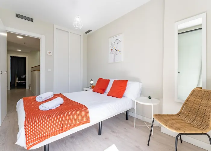 Pass The Keys Casa Ban, Spacious 3 Bedroom Townhouse 푸엔히롤라