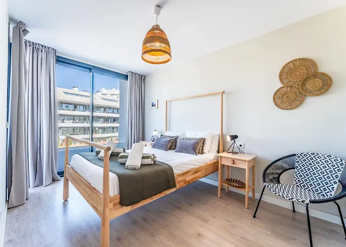 Pass The Keys Casa Ban, Spacious 3 Bedroom Townhouse 푸엔히롤라